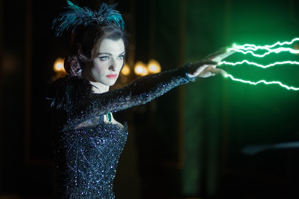 Evanora in Oz The Great & Powerful 5