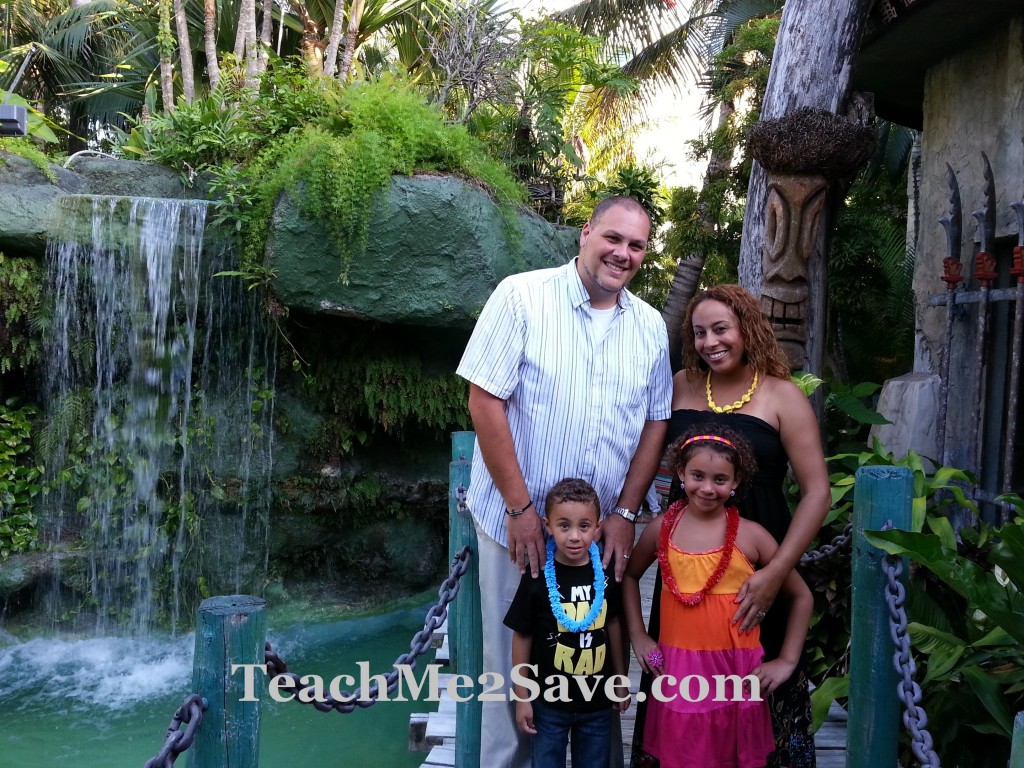 Mai-Kai Restaurant and Polynesian Show Family Pic