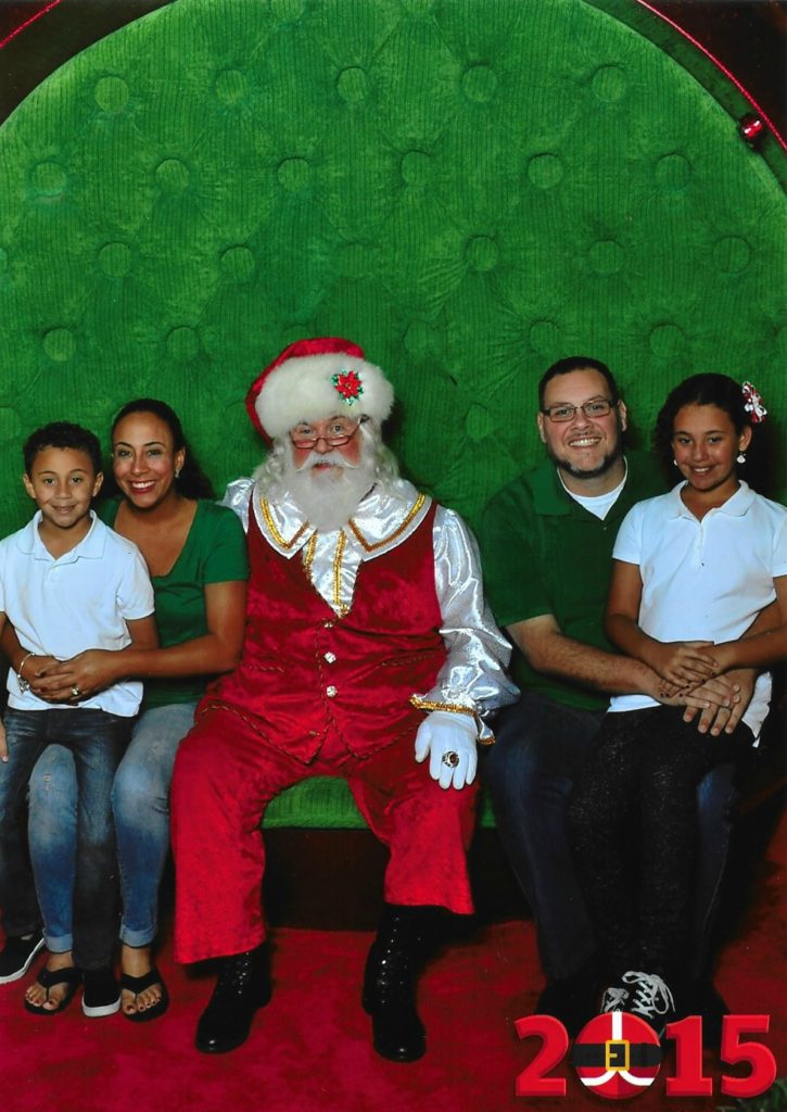2015 Fernandez Family Pic with Santa at Aventura Mall