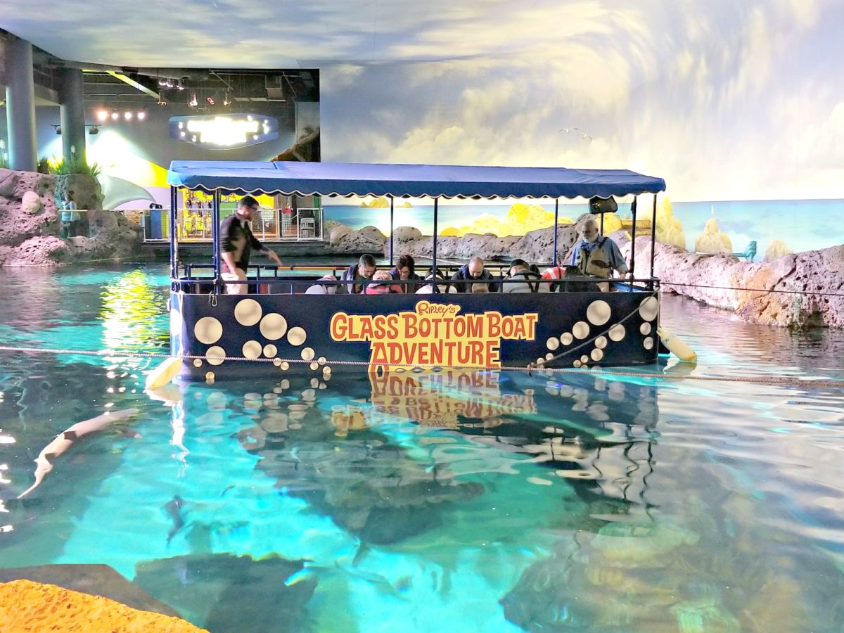 Ripley's Aquarium of the Smokies - Glass Bottom Boat - Funtastic Life